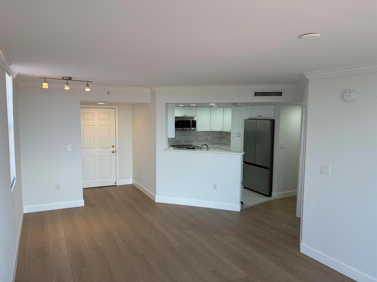 1801 N FLAGLER Drive 824 photo 3