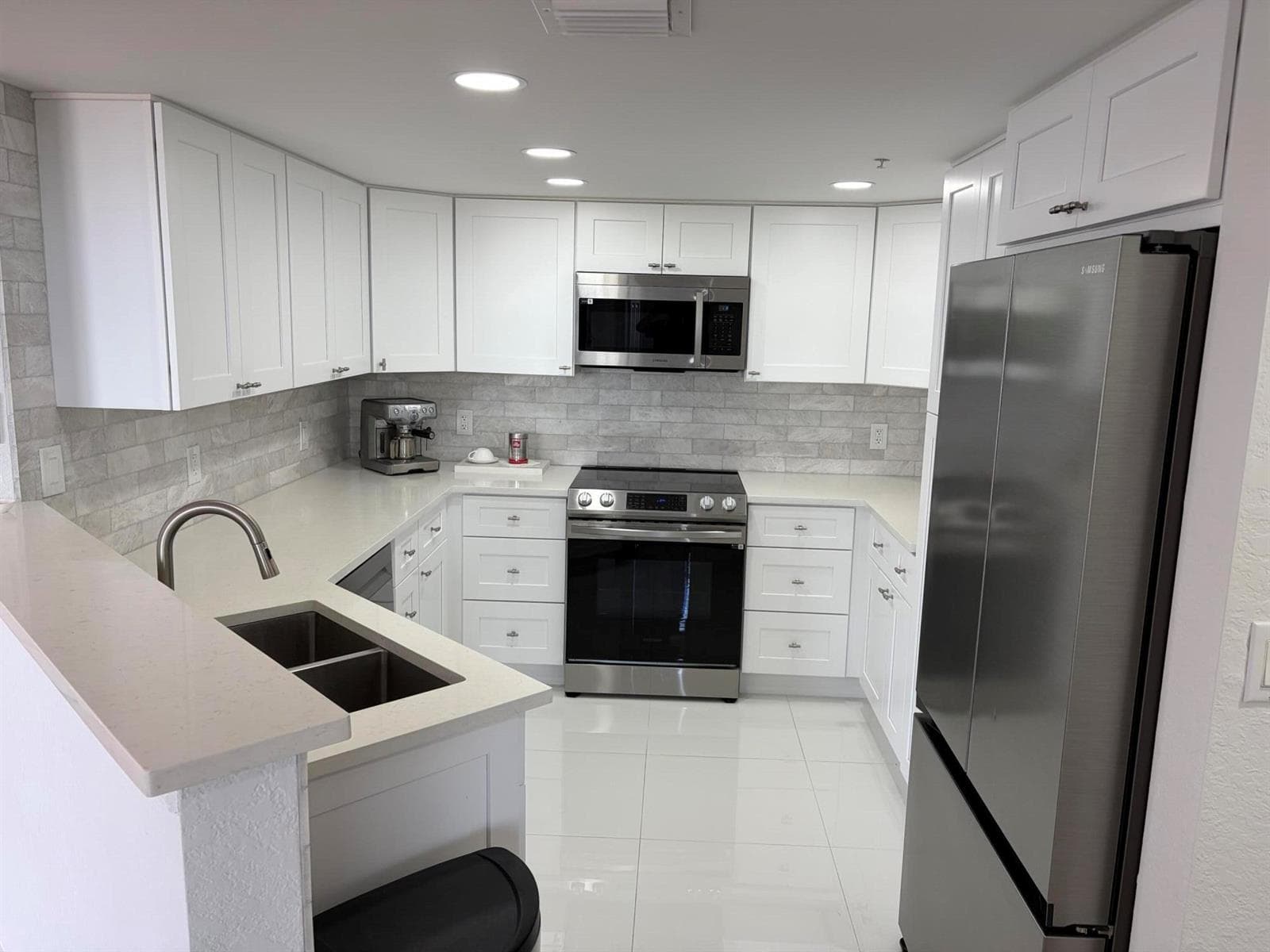 1801 N FLAGLER Drive 824 photo 4