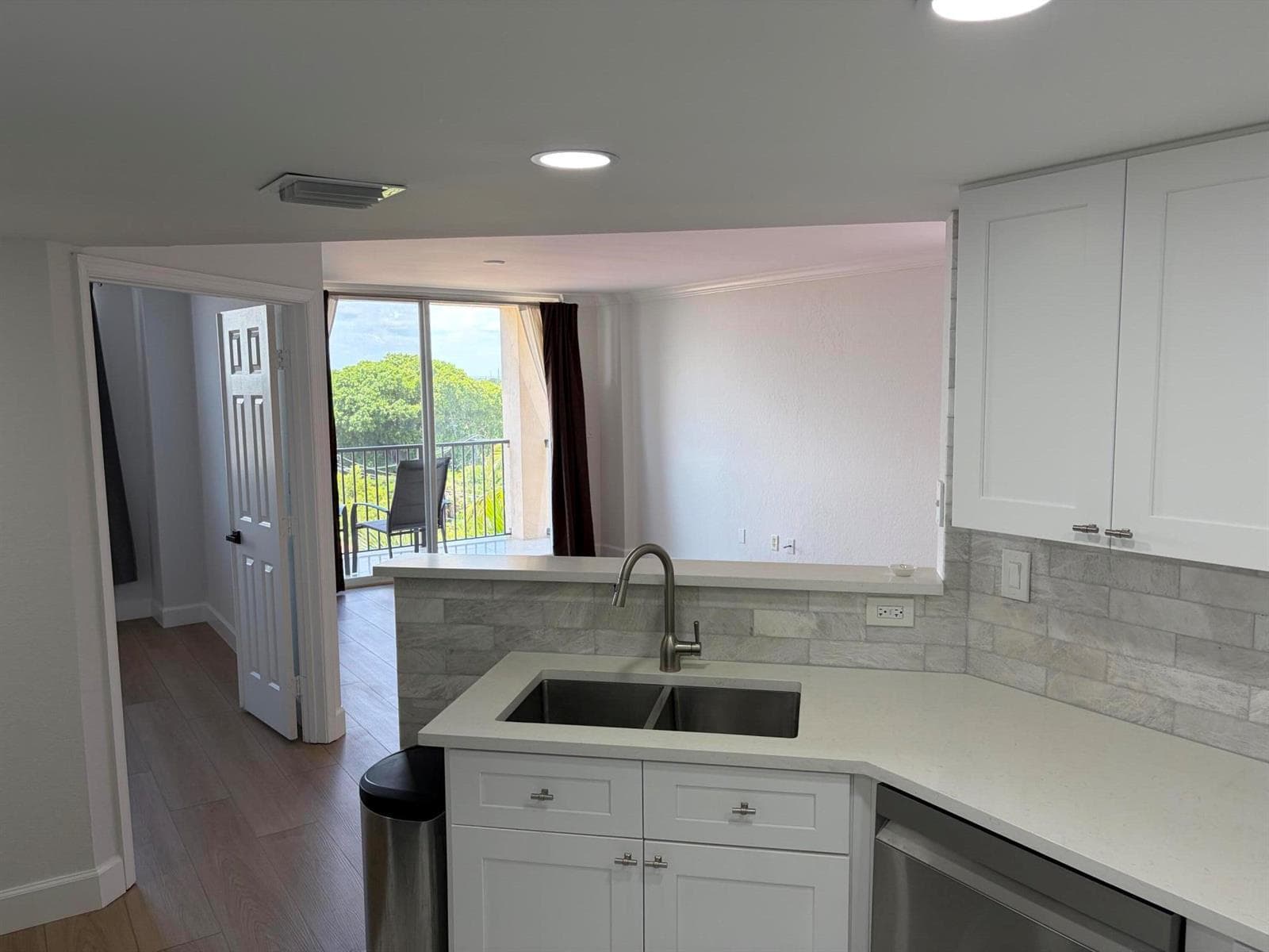 1801 N FLAGLER Drive 824 photo 8