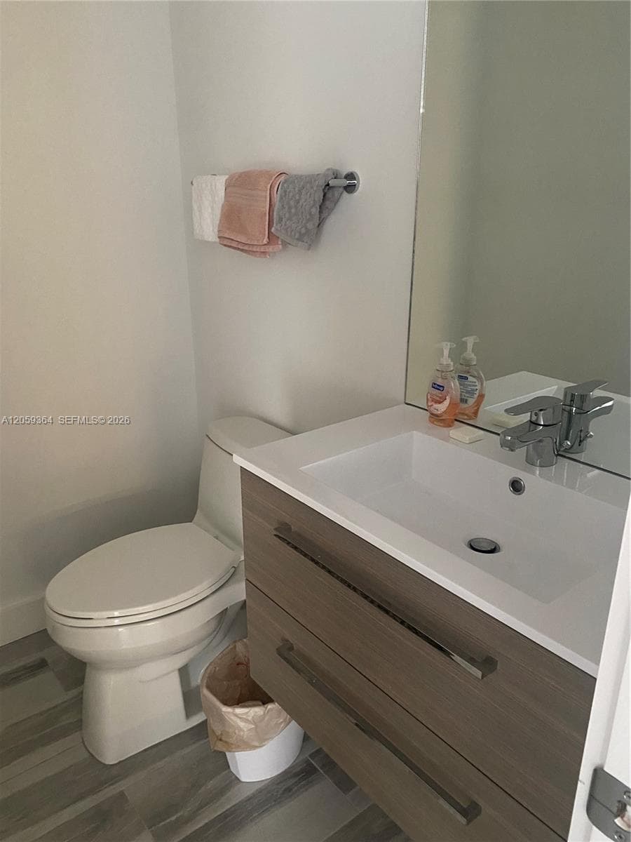 613 NE 26th Ave 613 photo 16