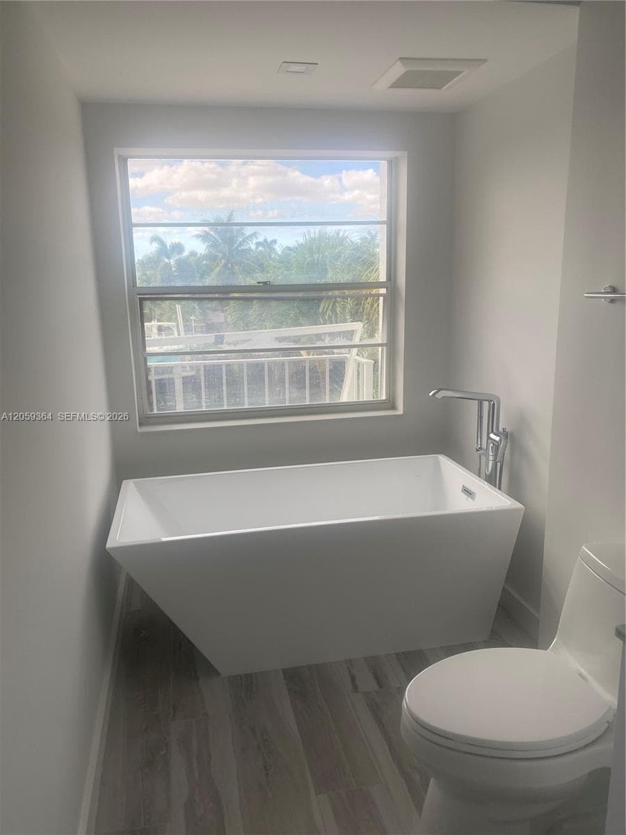 613 NE 26th Ave 613 photo 15