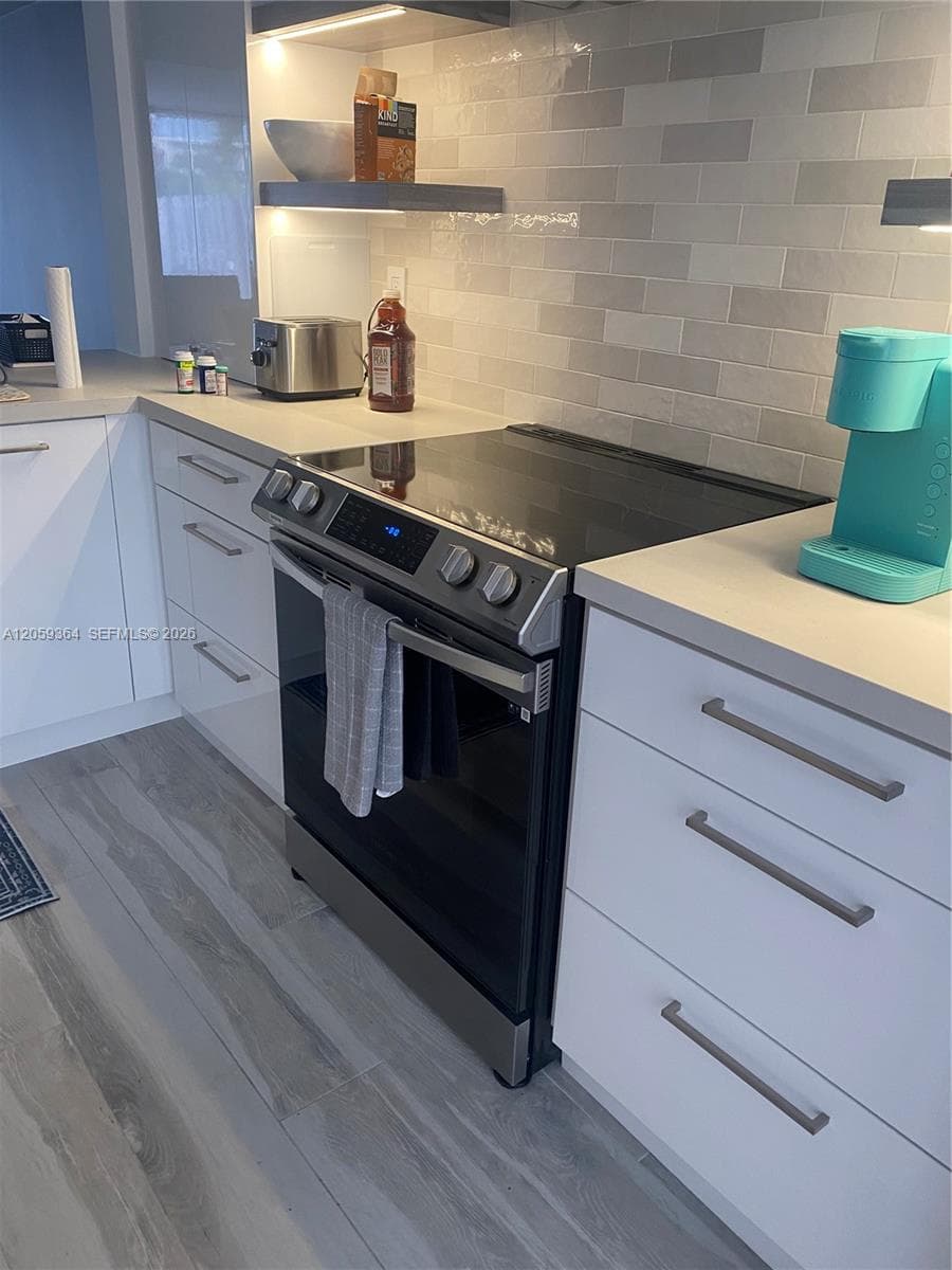 613 NE 26th Ave 613 photo 4