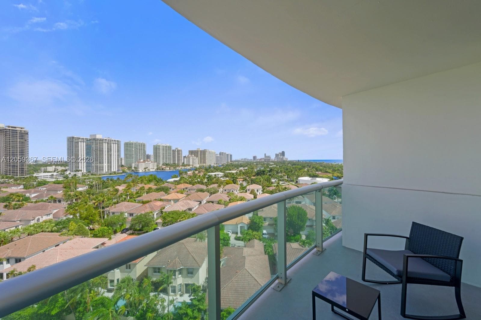19370 Collins Ave 1122 photo 2