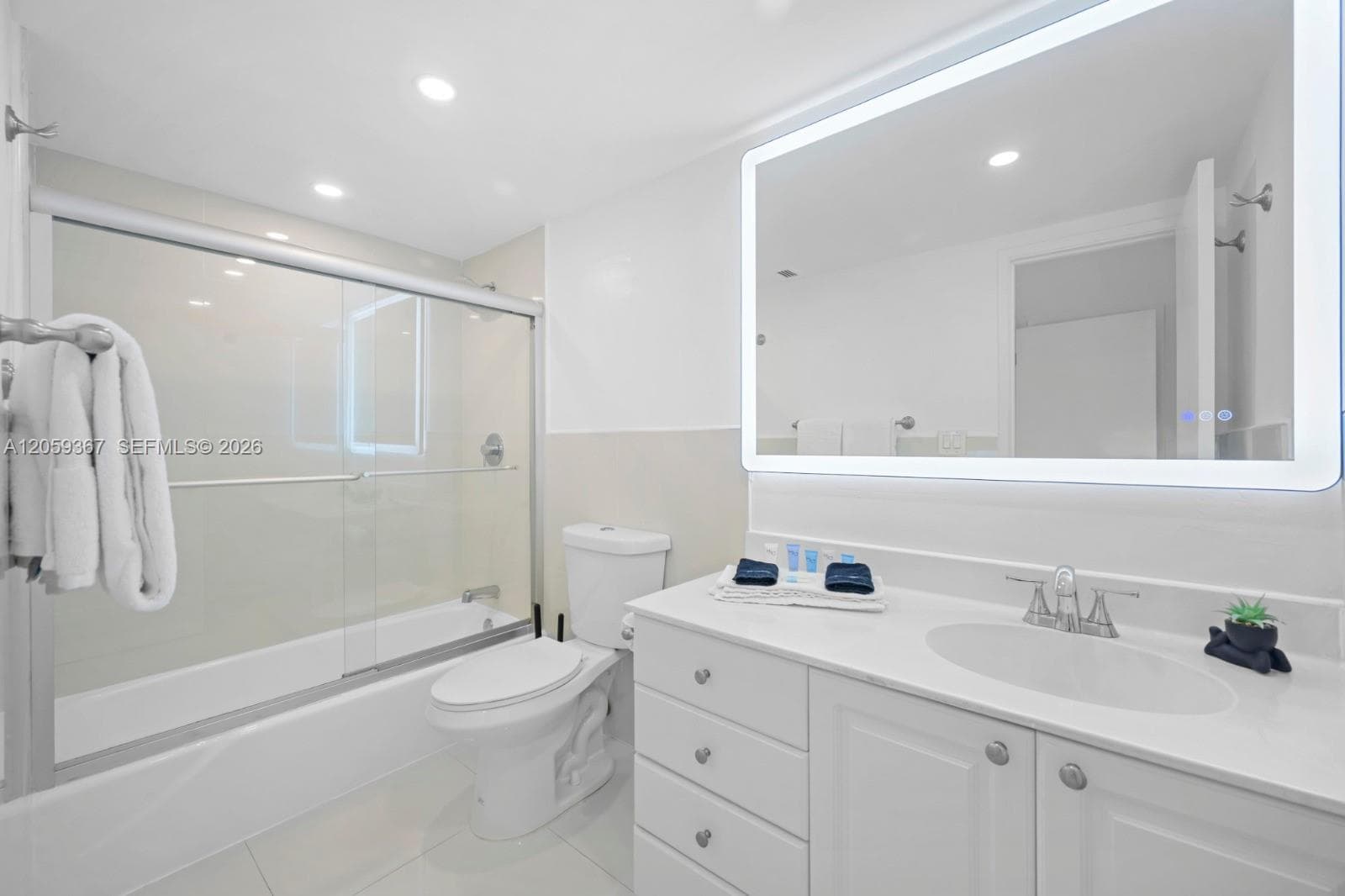 19370 Collins Ave 1122 photo 14