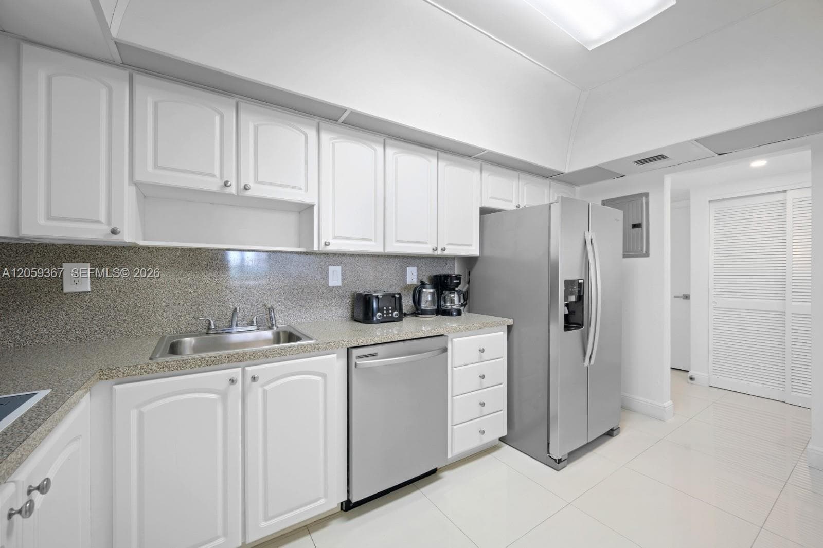 19370 Collins Ave 1122 photo 11