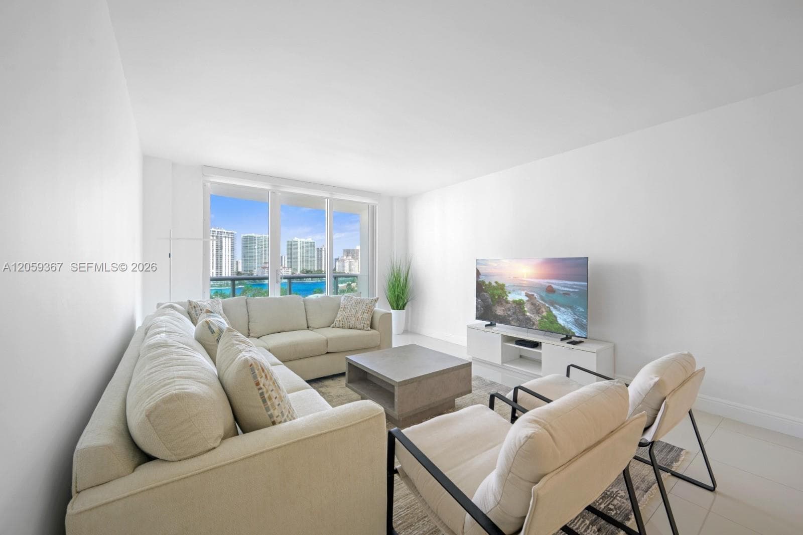 19370 Collins Ave 1122 photo 4