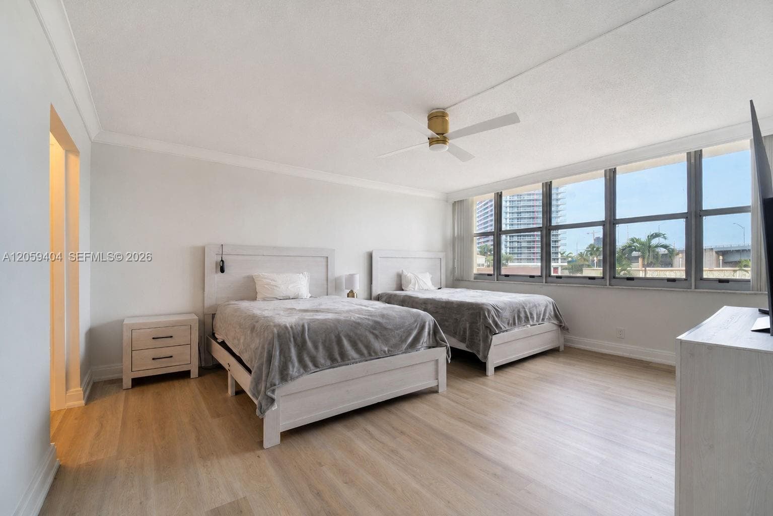 1817 S Ocean Dr 215 photo 17