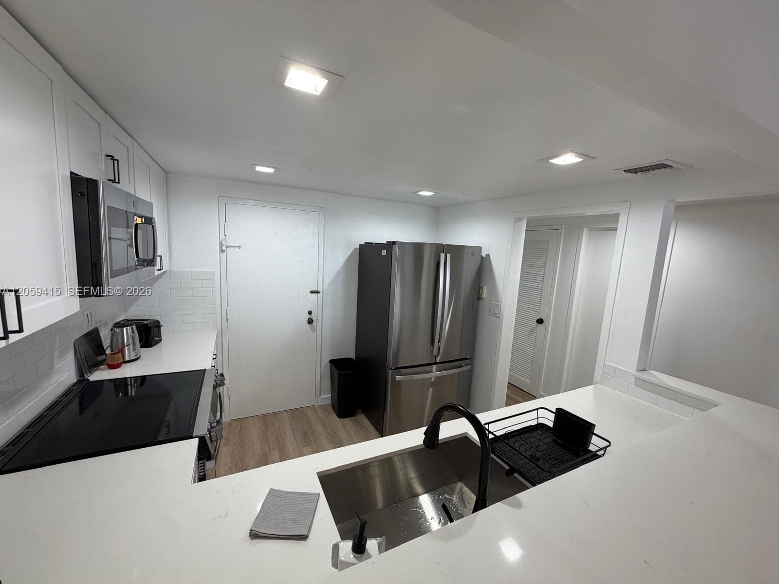 3725 S Ocean Dr 1411 photo 20