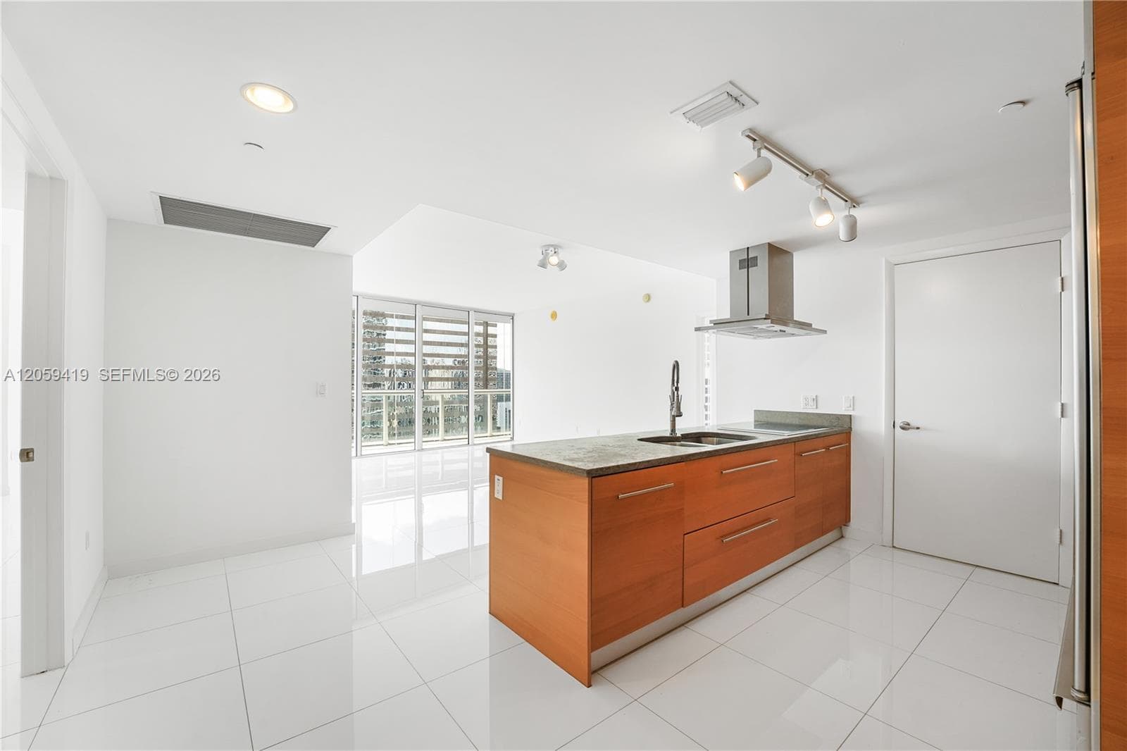 495 Brickell Ave 3311 photo 2