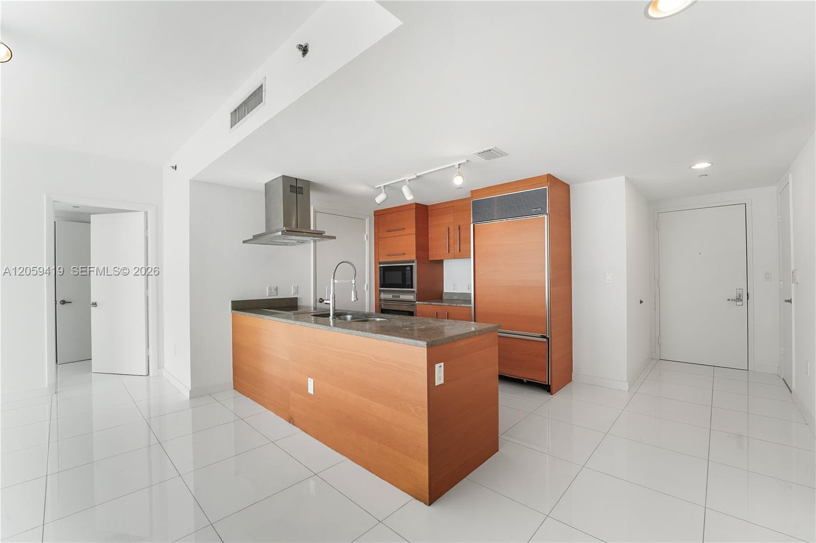 495 Brickell Ave 3311 photo 3