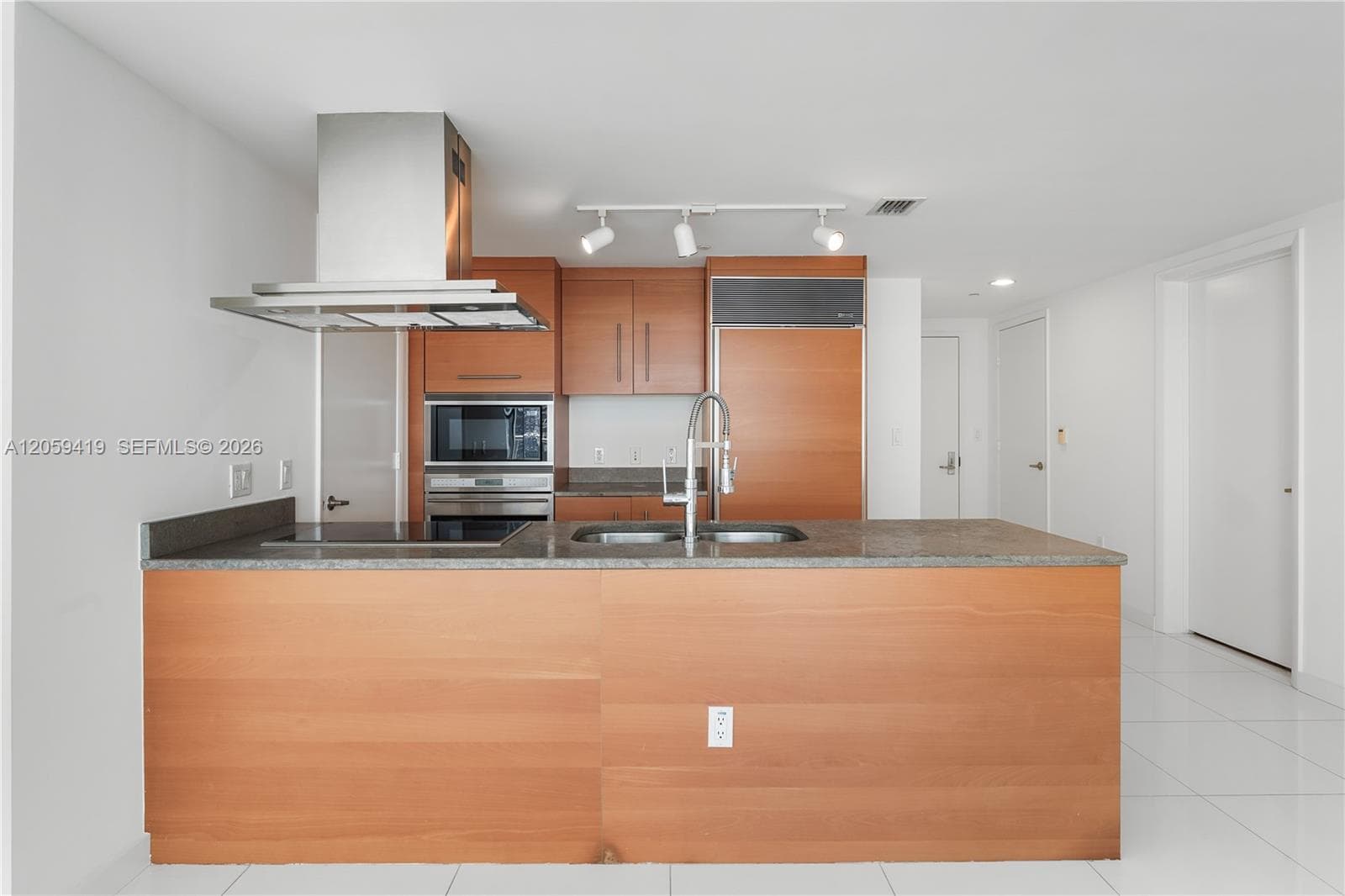 495 Brickell Ave 3311 photo 4