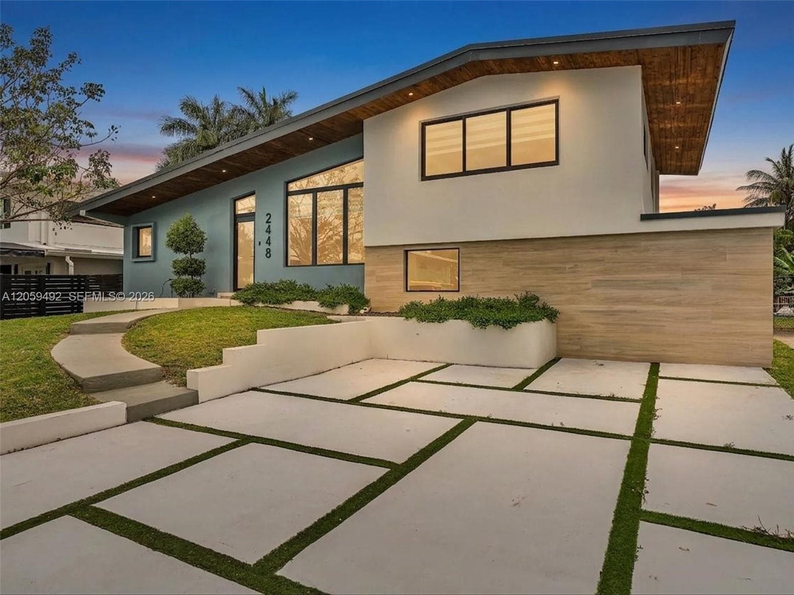 2448 Okeechobee Ln photo 1