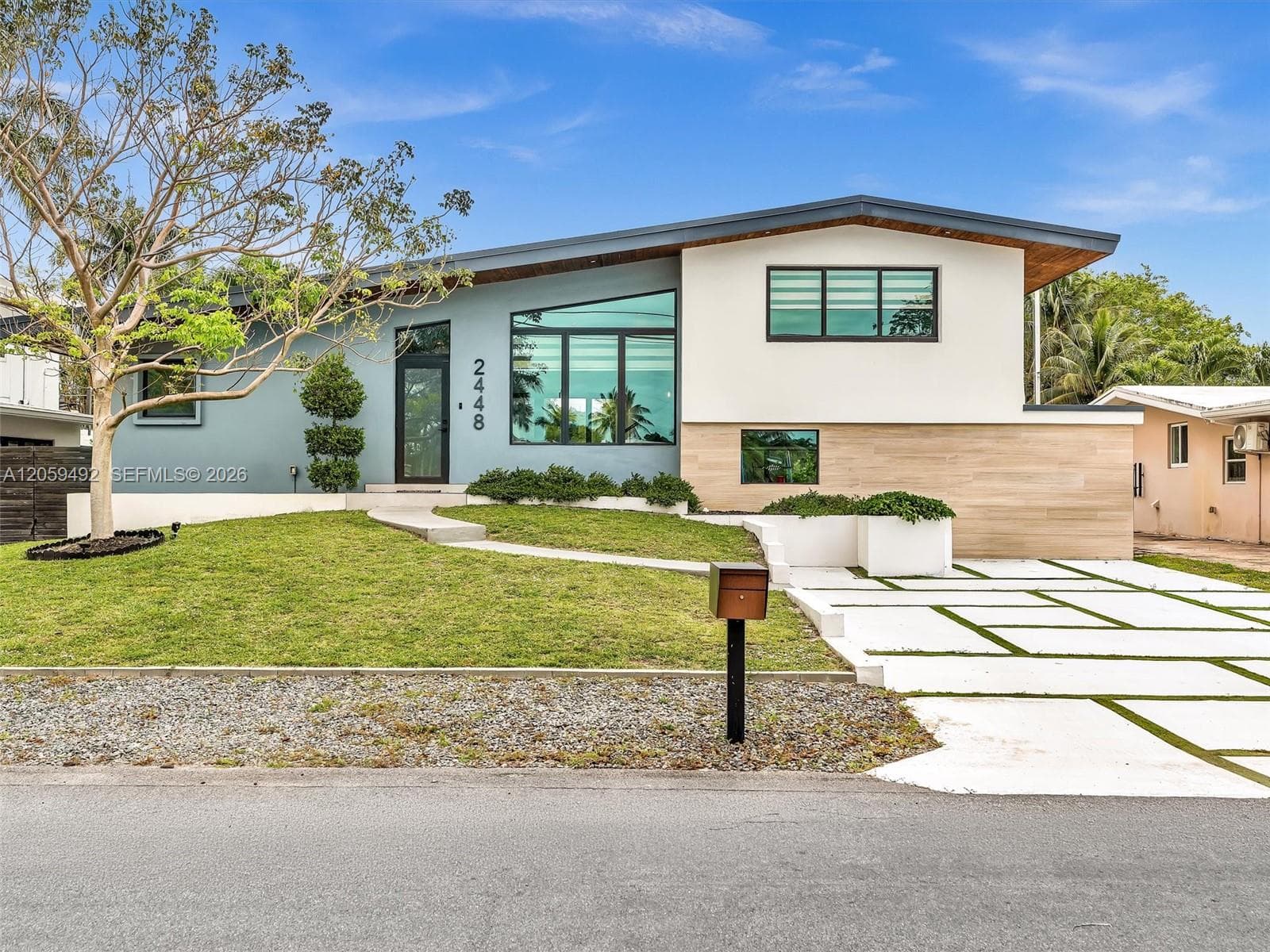 2448 Okeechobee Ln photo 20
