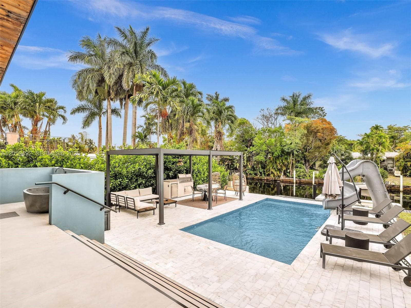 2448 Okeechobee Ln photo 18