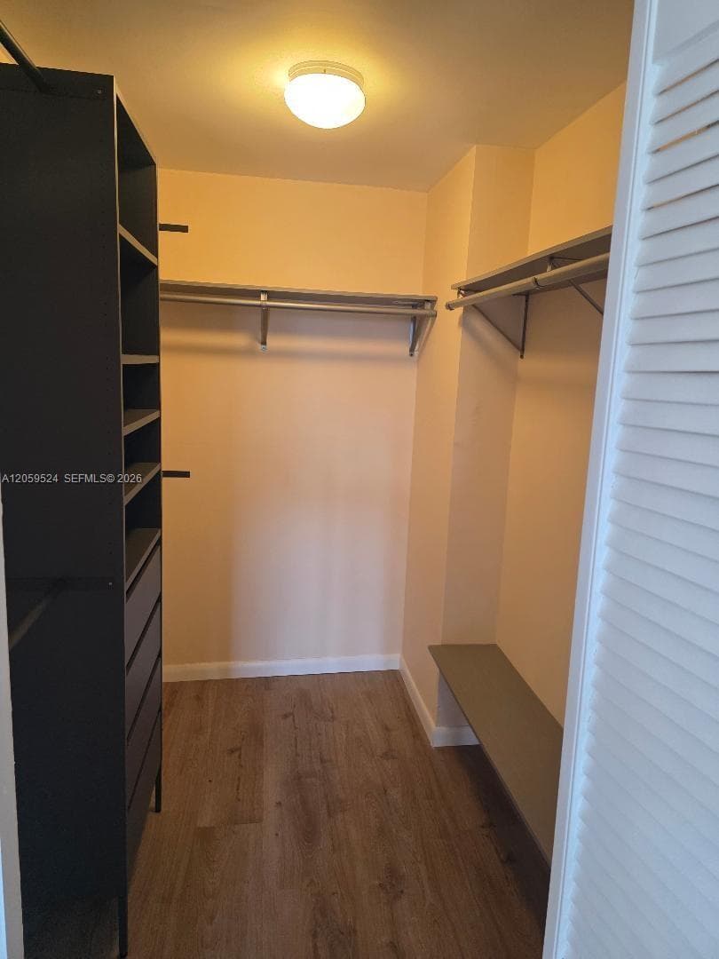 800 Parkview Dr 716 photo 20