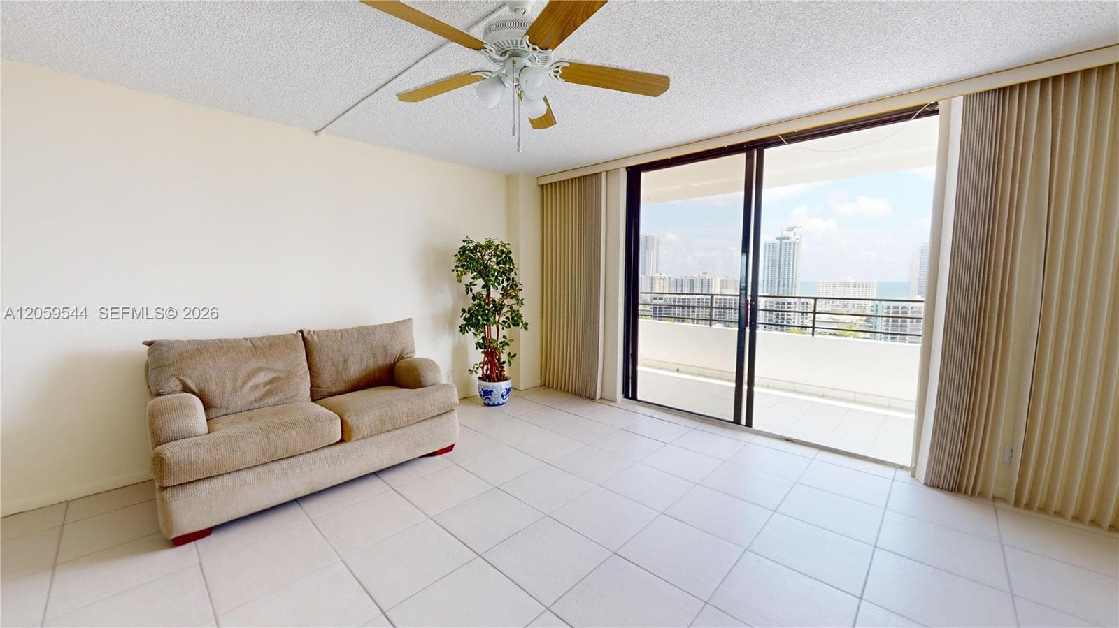 2500 Parkview Dr 1804 photo 17