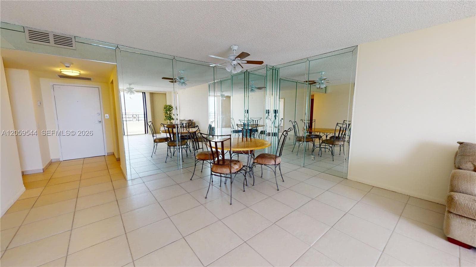 2500 Parkview Dr 1804 photo 15