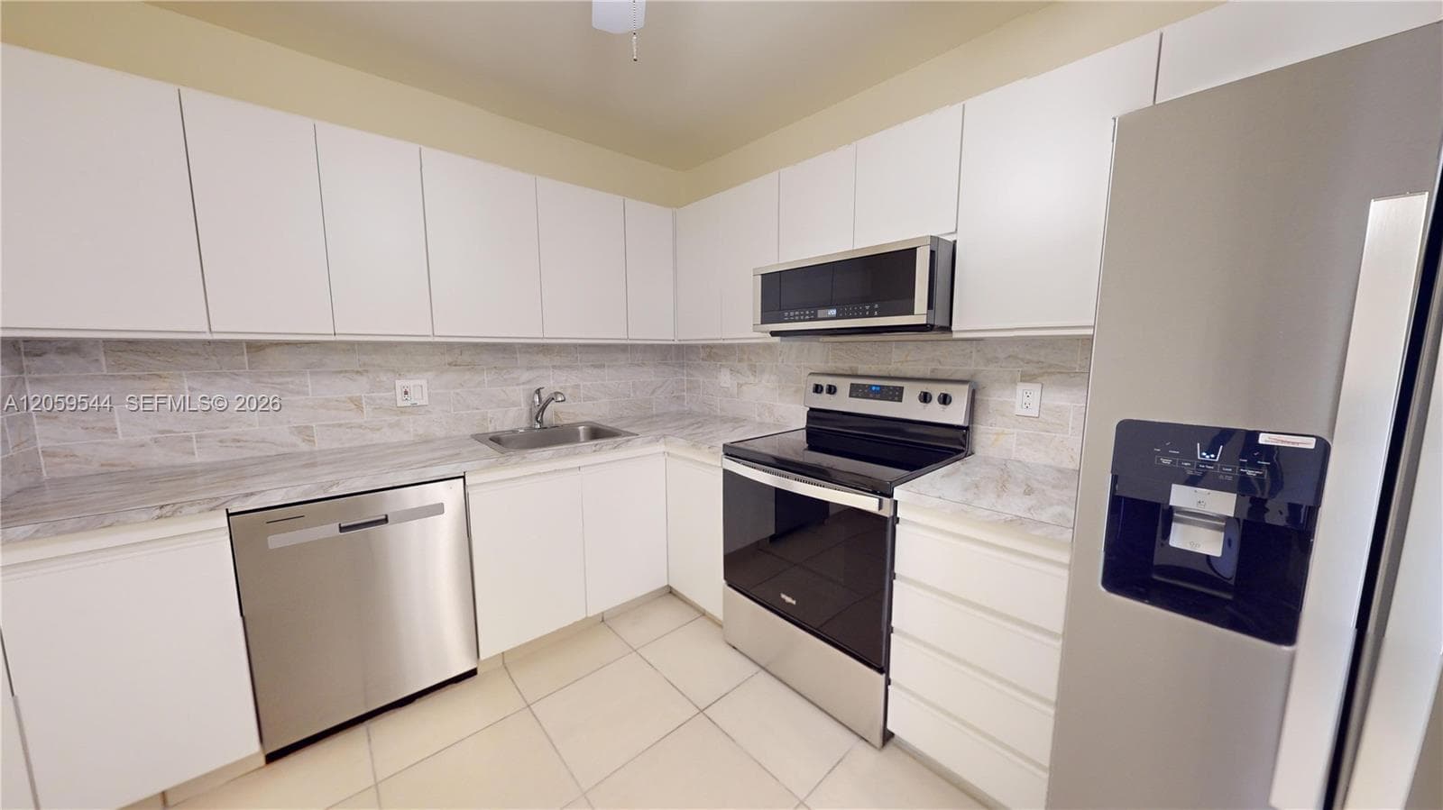 2500 Parkview Dr 1804 photo 19