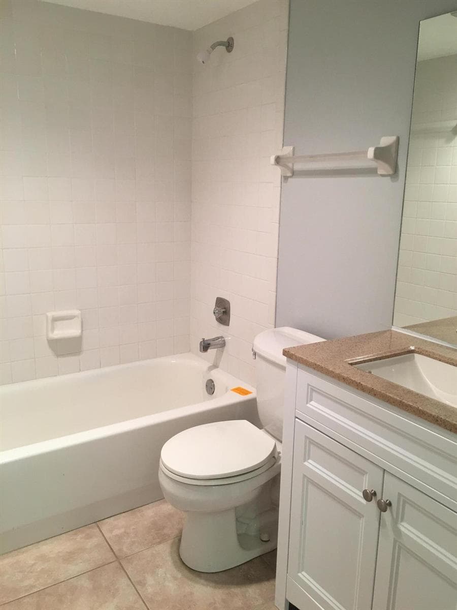 309 LAKE Circle 202 photo 12