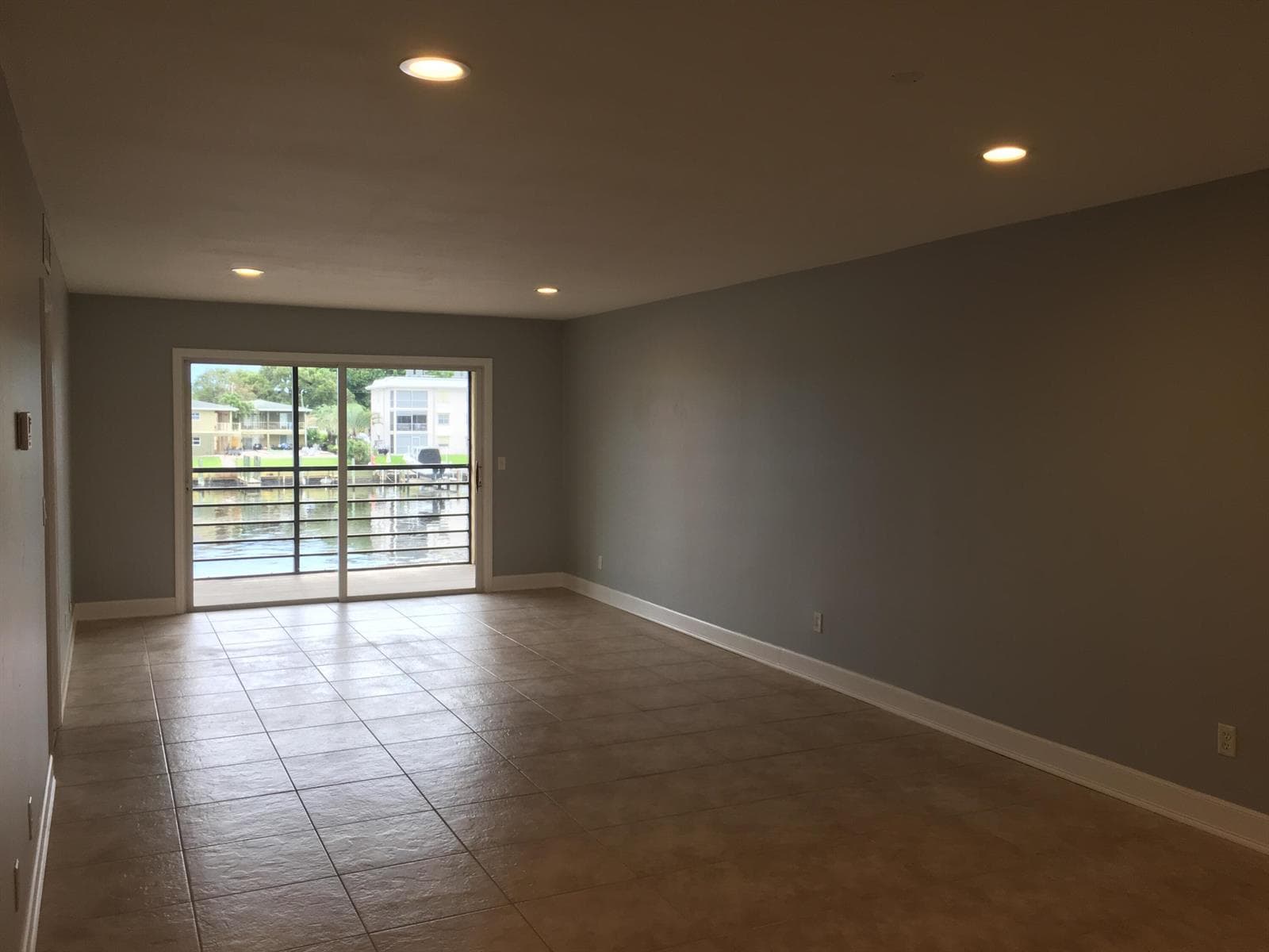 309 LAKE Circle 202 photo 3