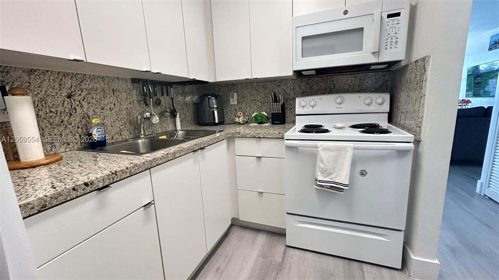 2899 Collins Ave 450 photo 6