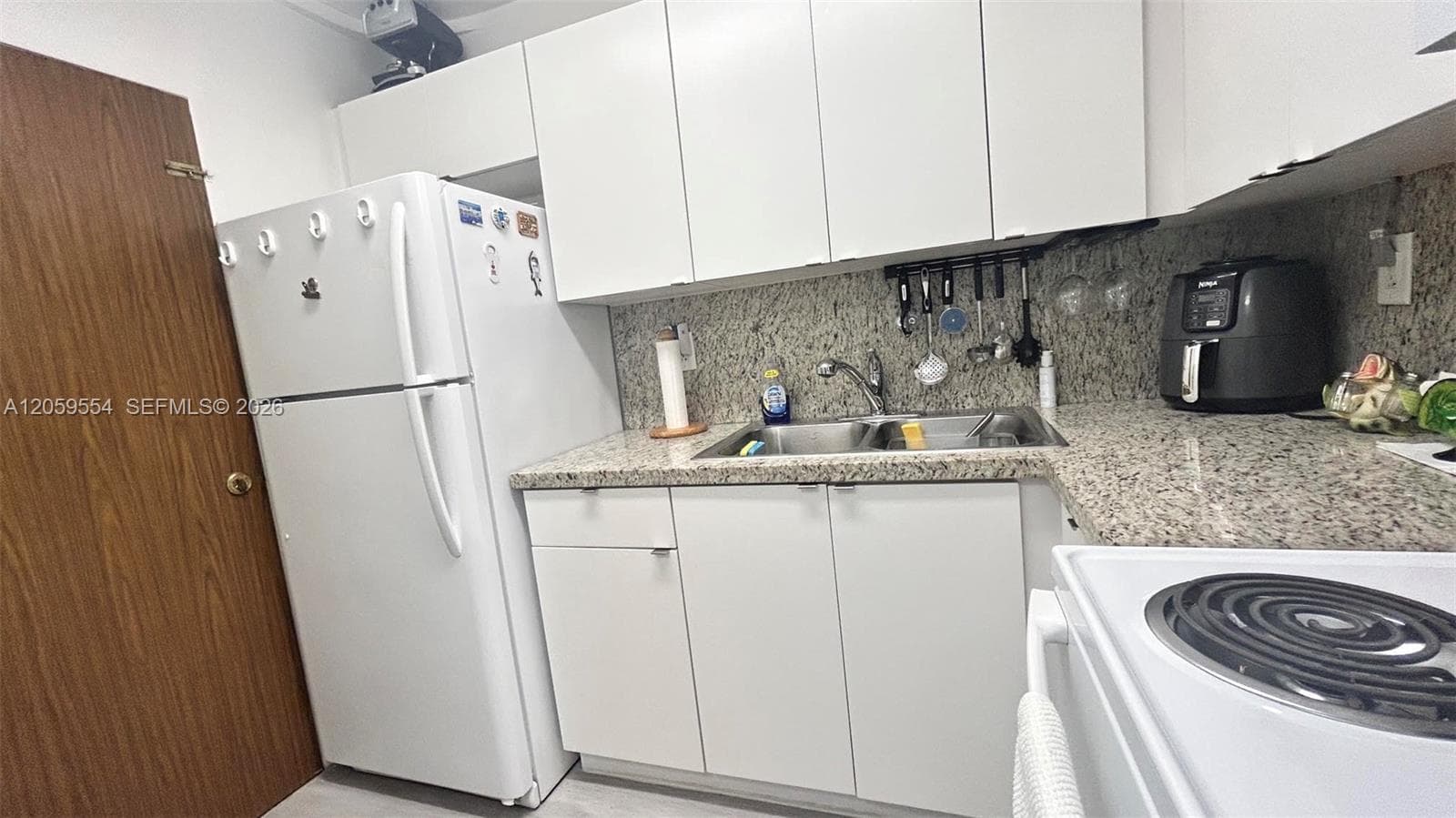 2899 Collins Ave 450 photo 5