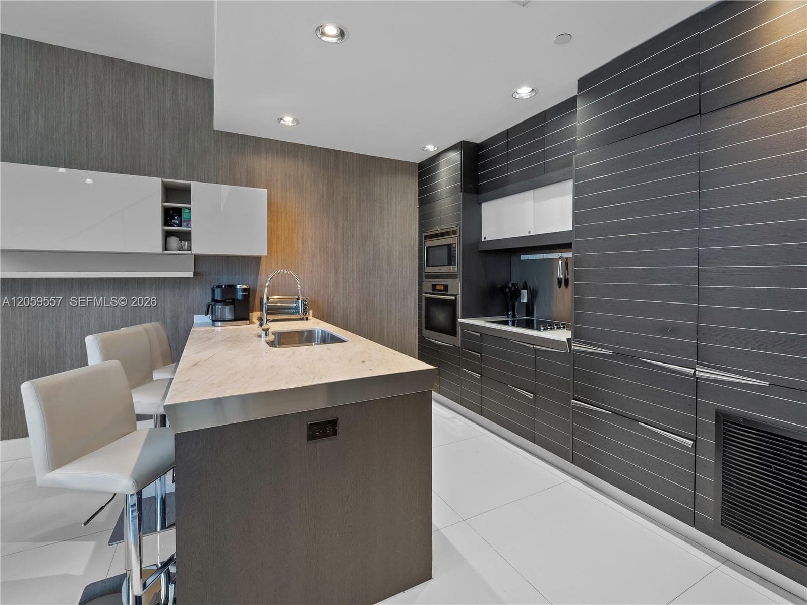 200 Biscayne Boulevard Way 1407 photo 4