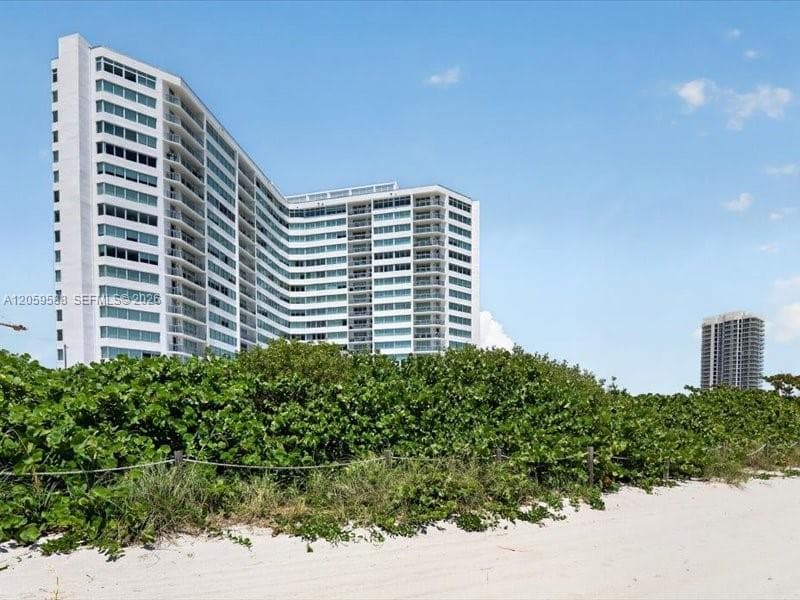 7135 Collins Ave 331 photo 2