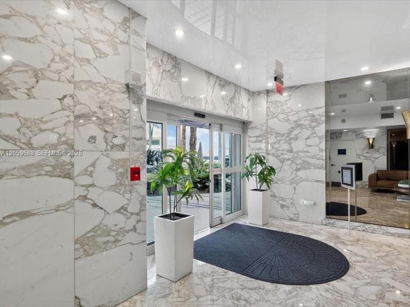 7135 Collins Ave 331 photo 4