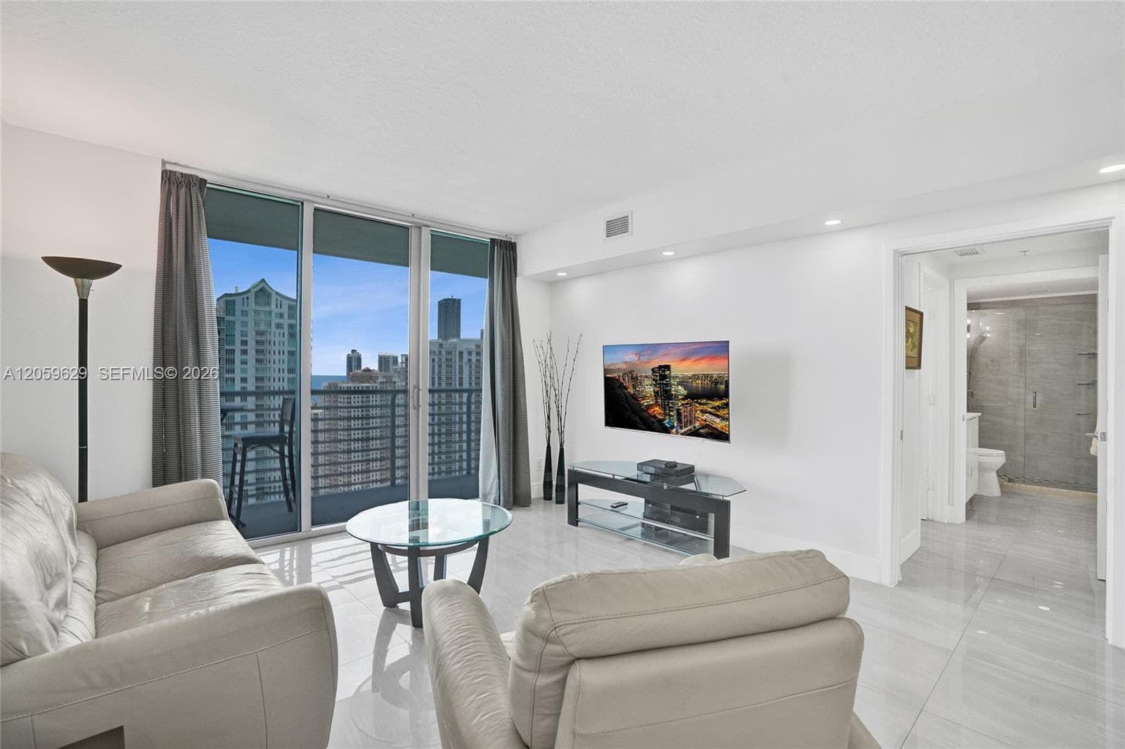 335 S Biscayne Blvd 3807 photo 24