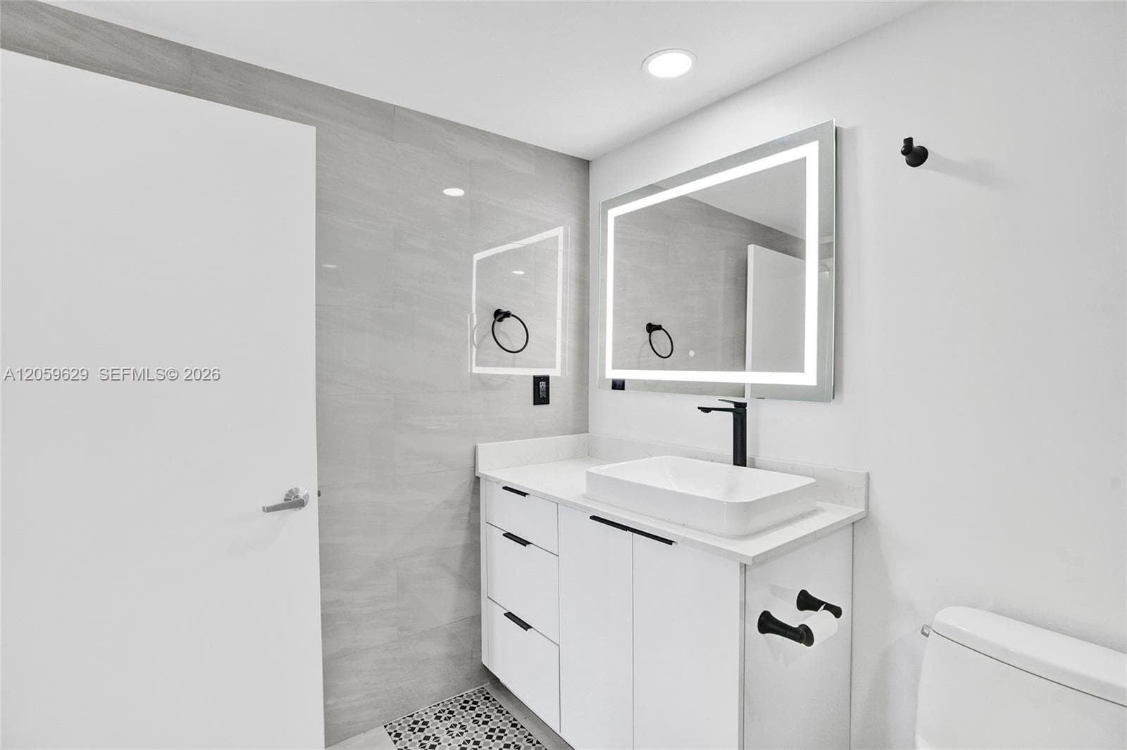 335 S Biscayne Blvd 3807 photo 18