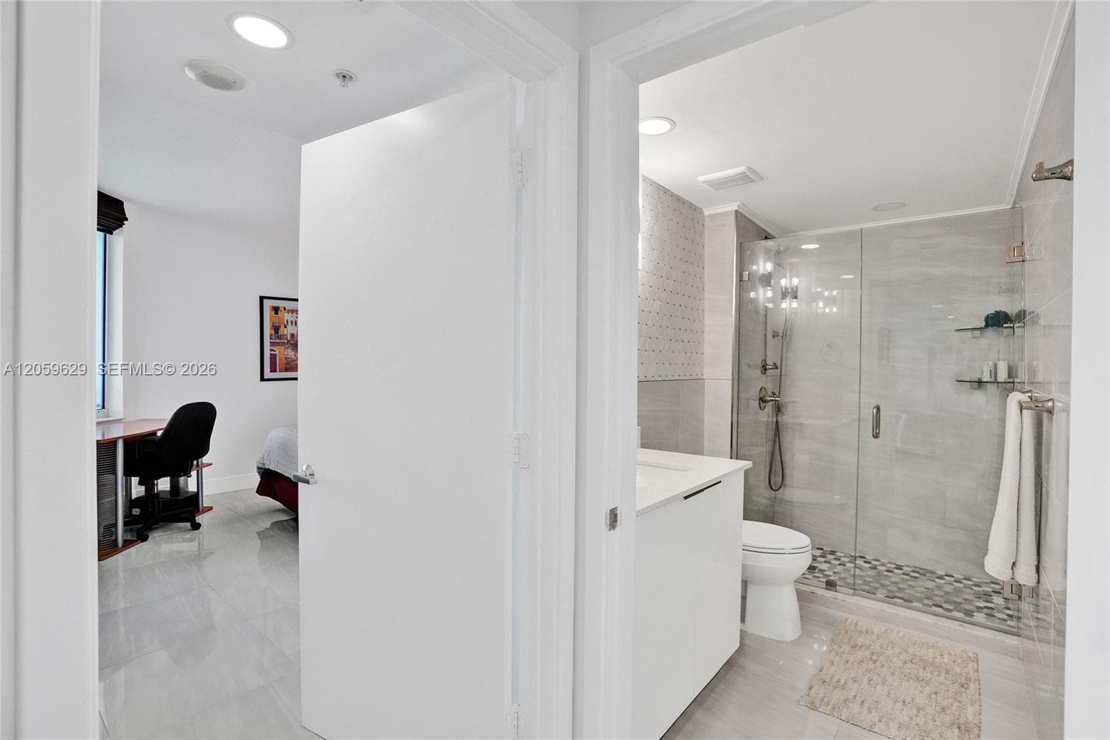 335 S Biscayne Blvd 3807 photo 21
