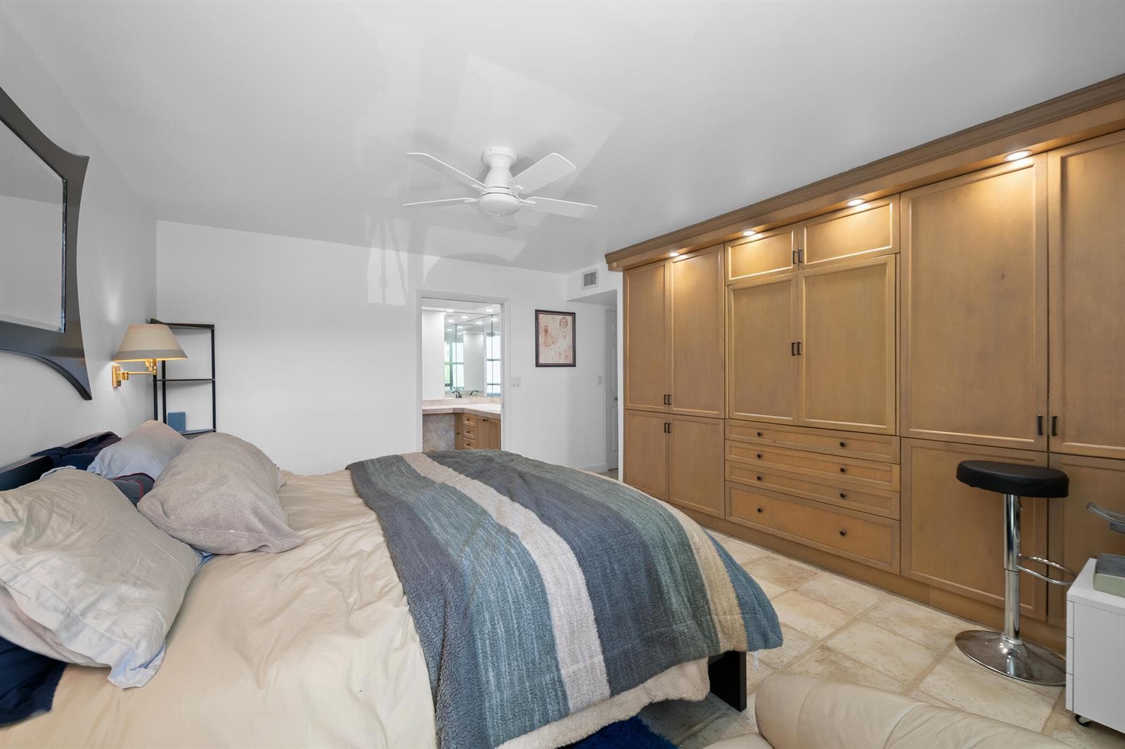 1201 RIVER REACH Drive 202 photo 14