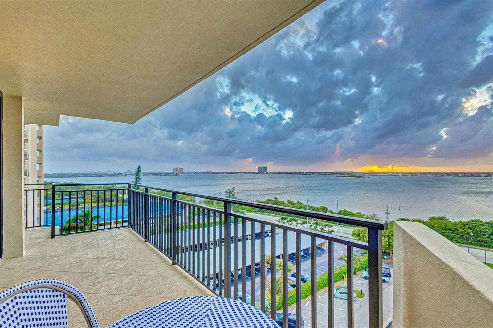 5460 N Ocean Drive 7C photo 3