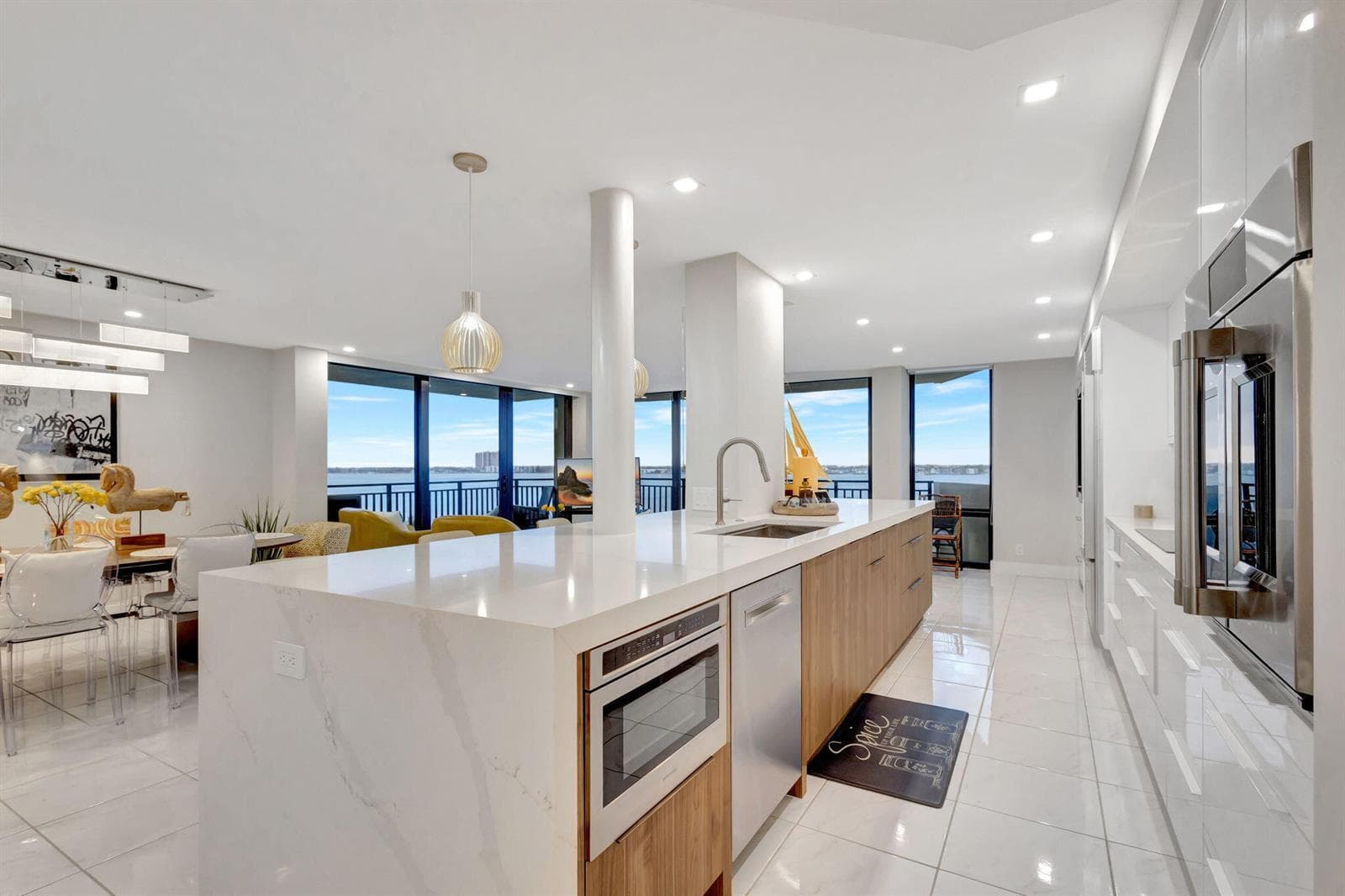 5460 N Ocean Drive 7-C photo 2