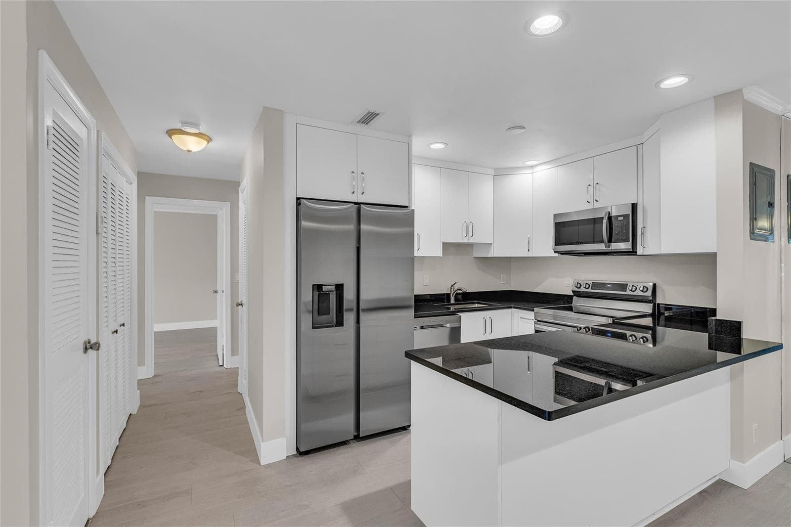 6319 Bay Club Drive 1 photo 1