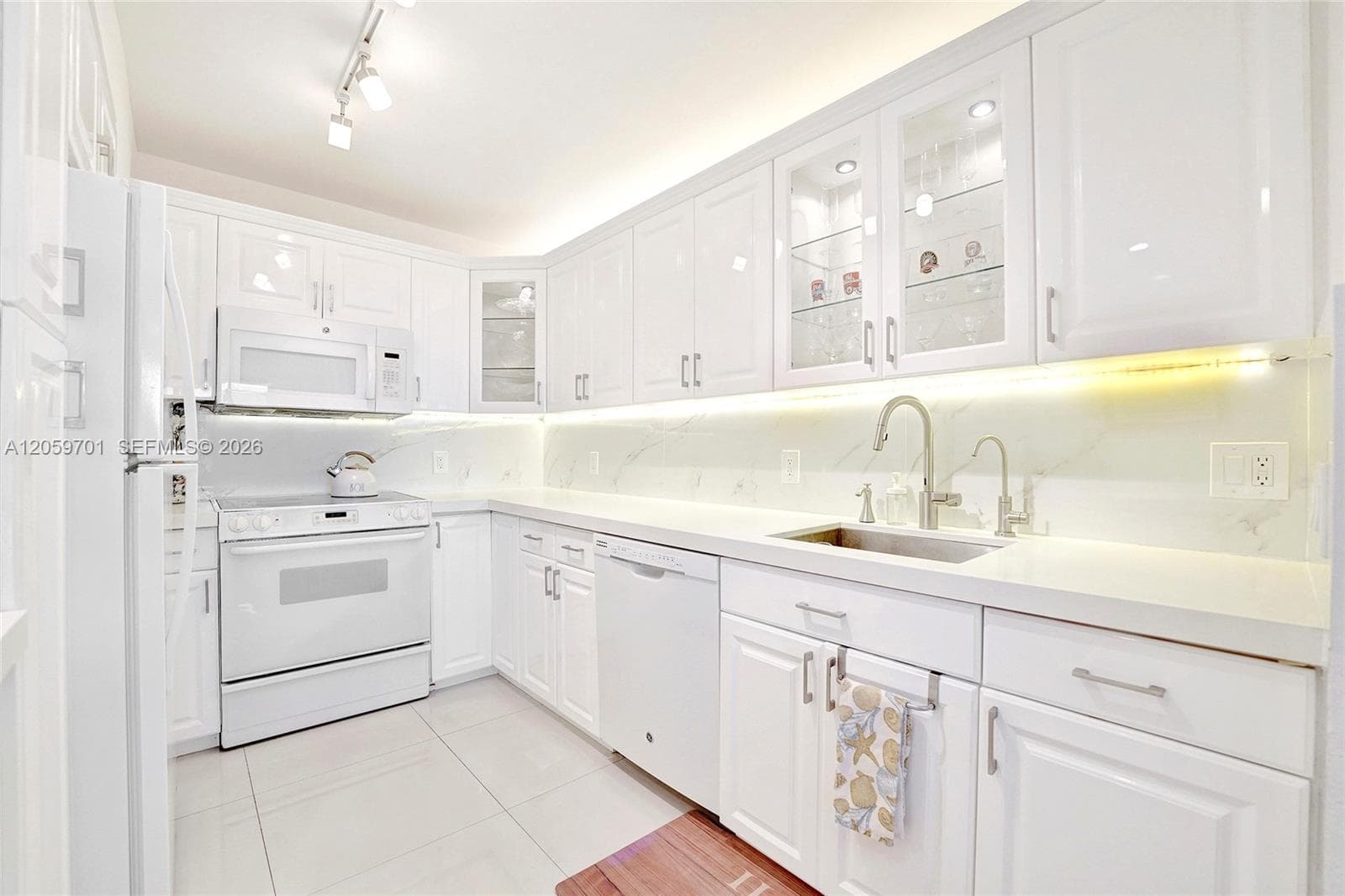 2201 S Ocean Dr 604 photo 3