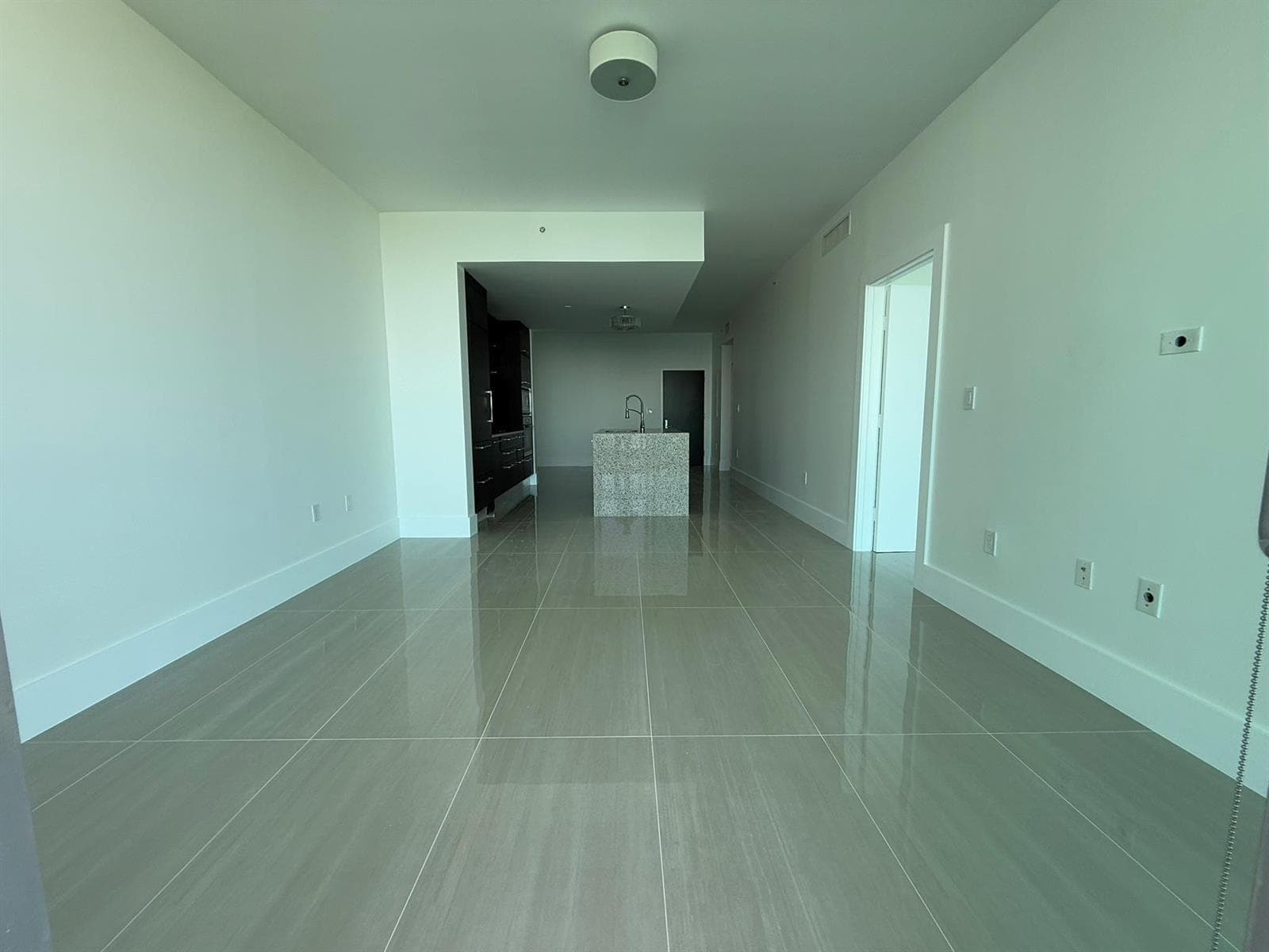 900 Biscayne Boulevard 2807 photo 2