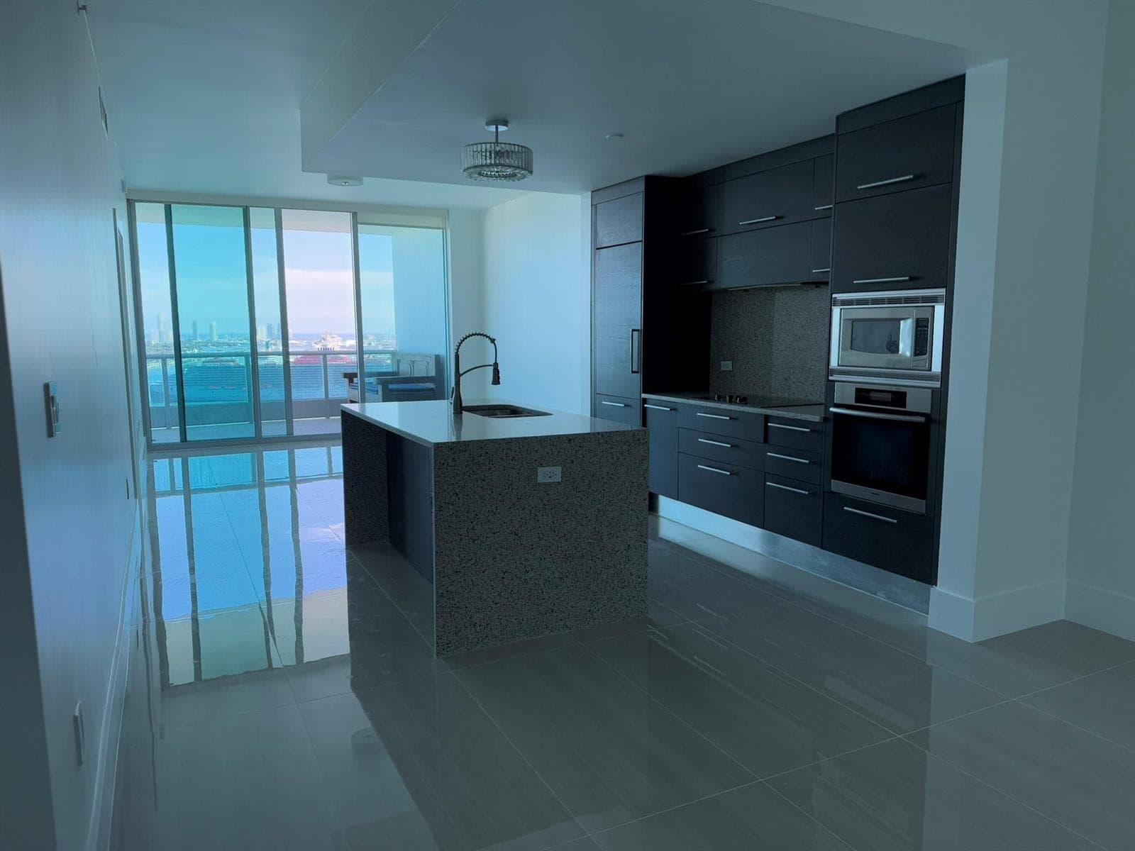 900 Biscayne Boulevard 2807 photo 4