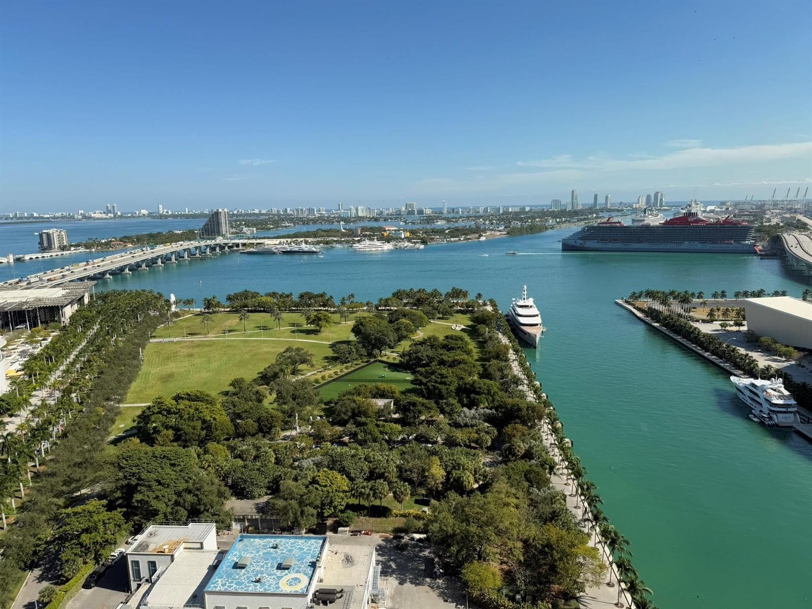 900 Biscayne Boulevard 2807 photo 8