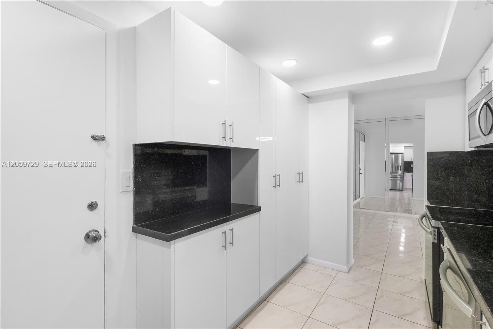 1849 S Ocean Dr 407 photo 4