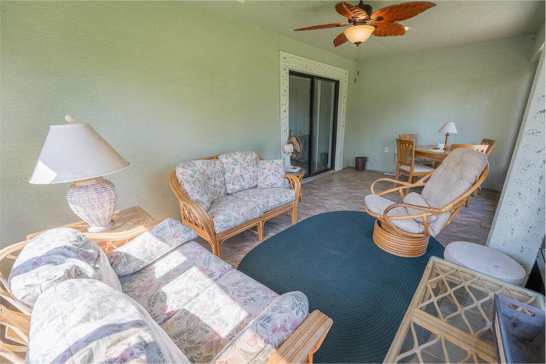 3 EL CAMINO REAL photo 21