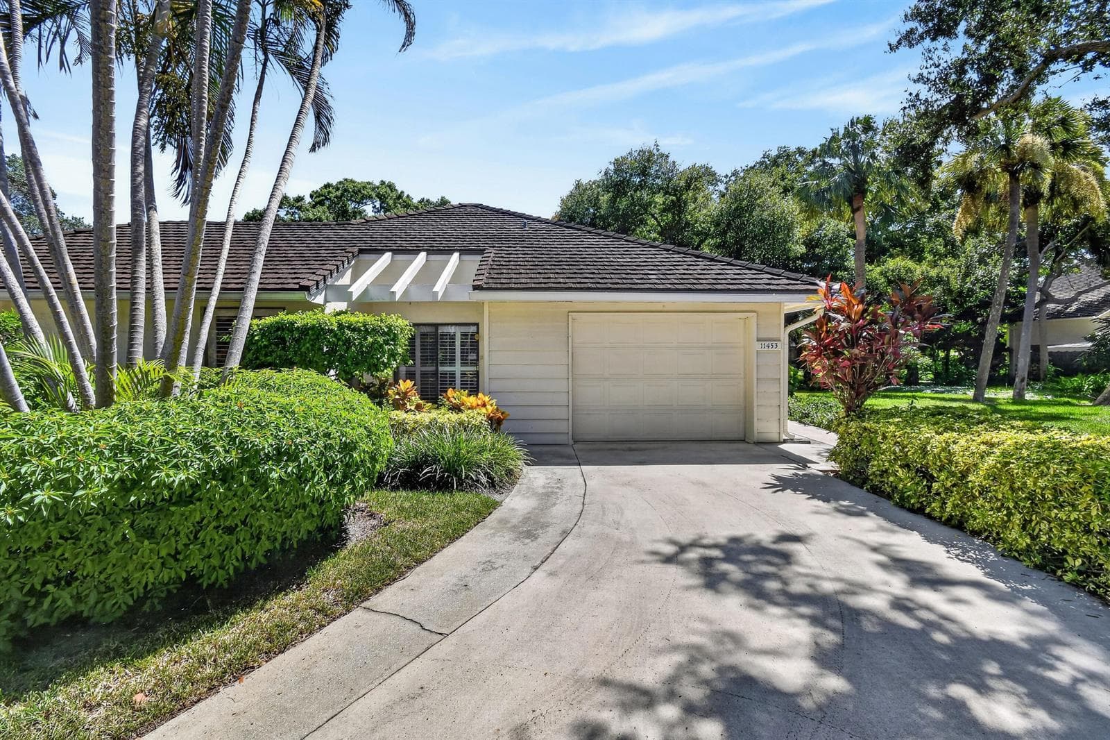 11453 SHADY OAKS Lane photo 3
