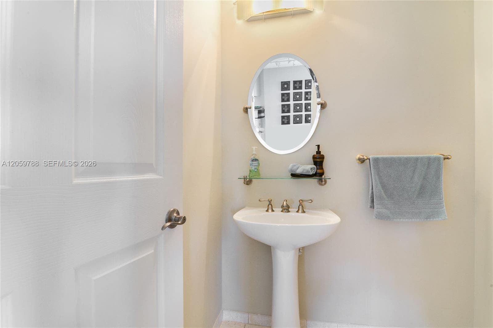 9751 E Bay Harbor Dr 8D photo 12