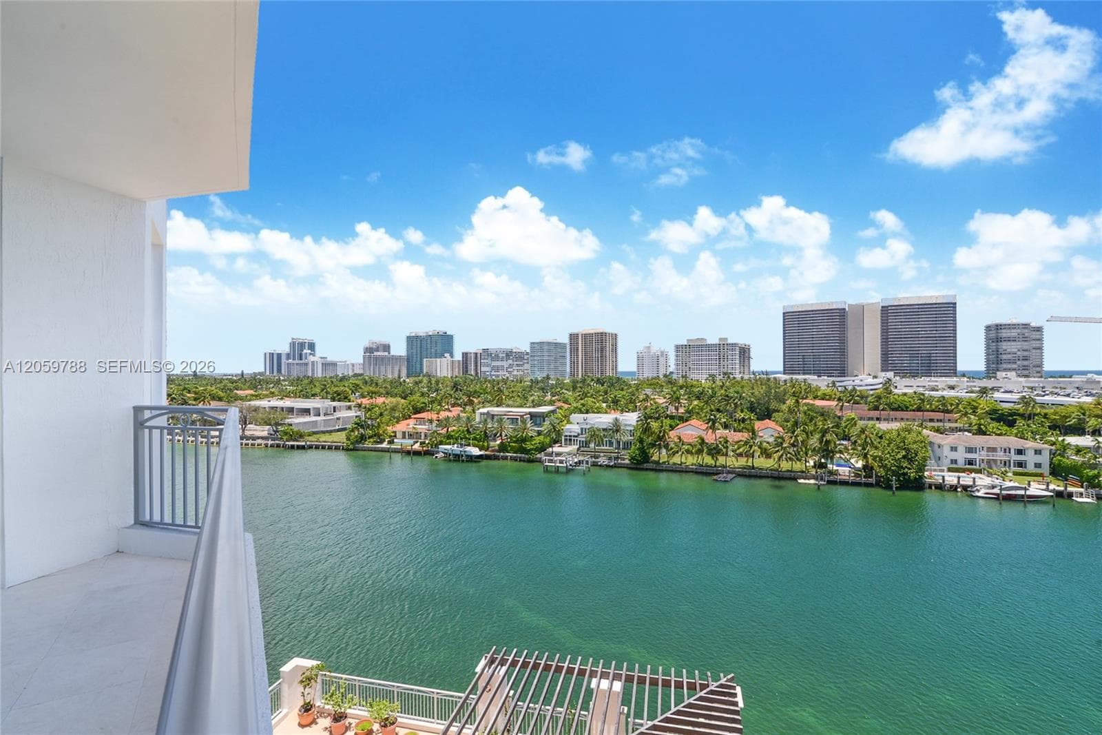 9751 E Bay Harbor Dr 8D photo 1