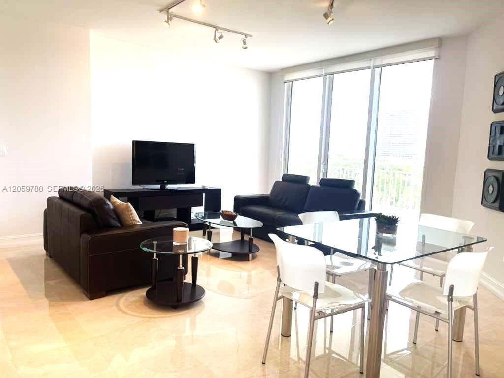 9751 E Bay Harbor Dr 8D photo 5