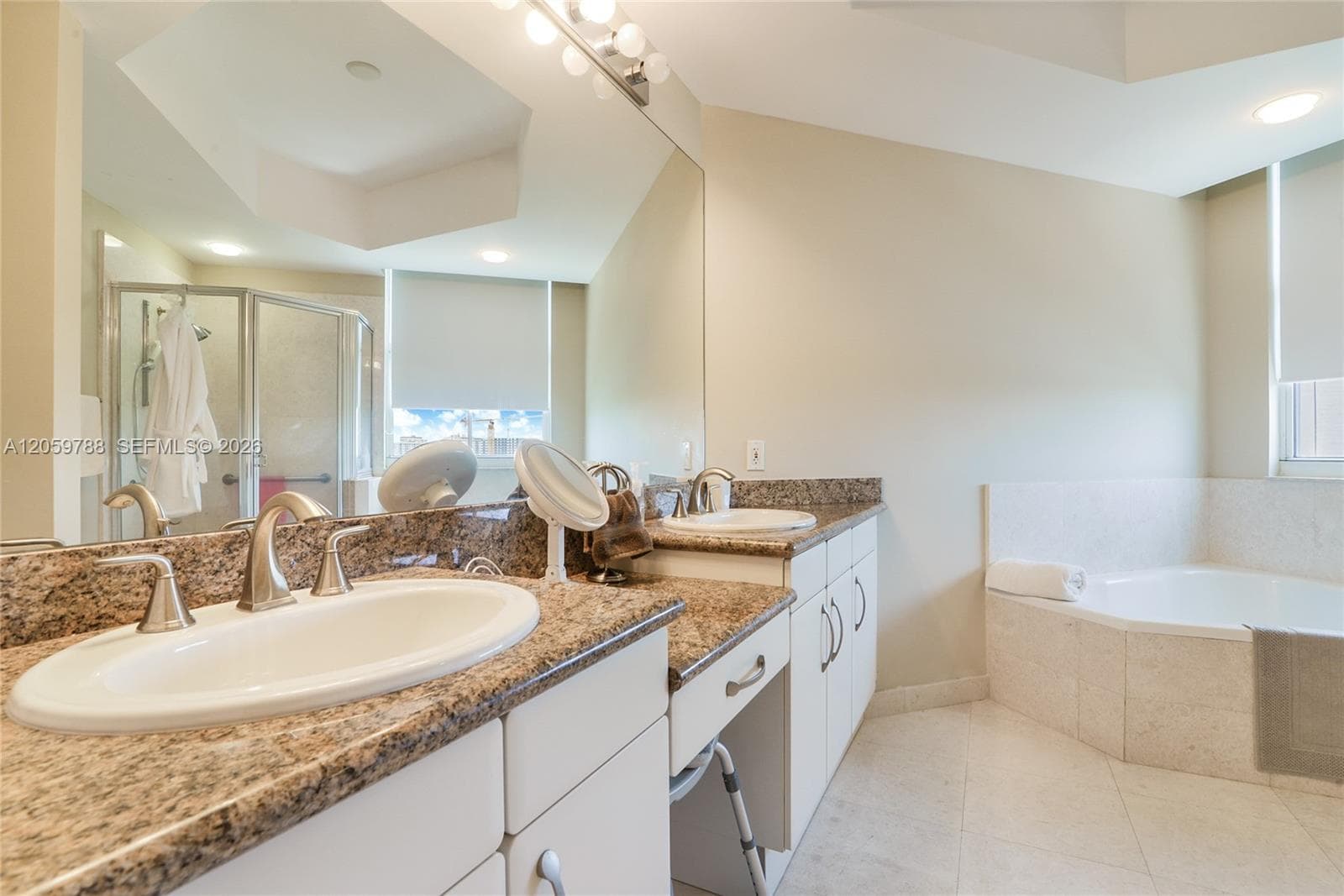 9751 E Bay Harbor Dr 8D photo 9