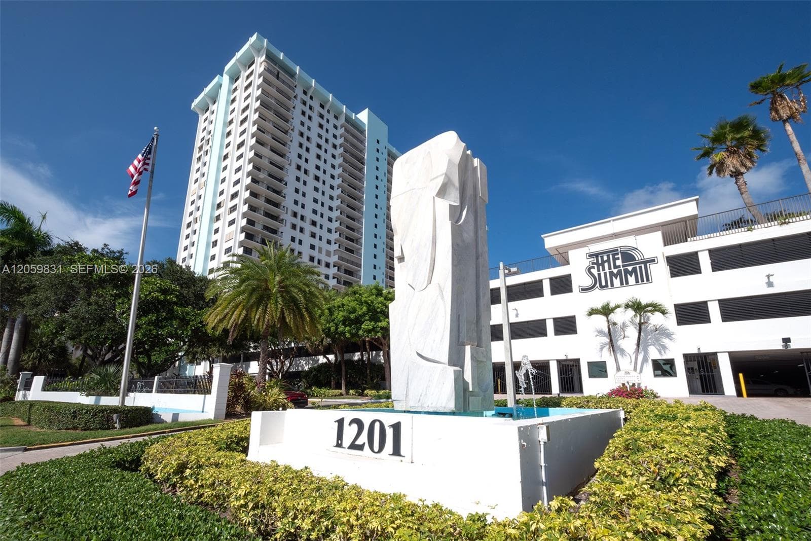 1201 S Ocean Drive 1703N photo 2