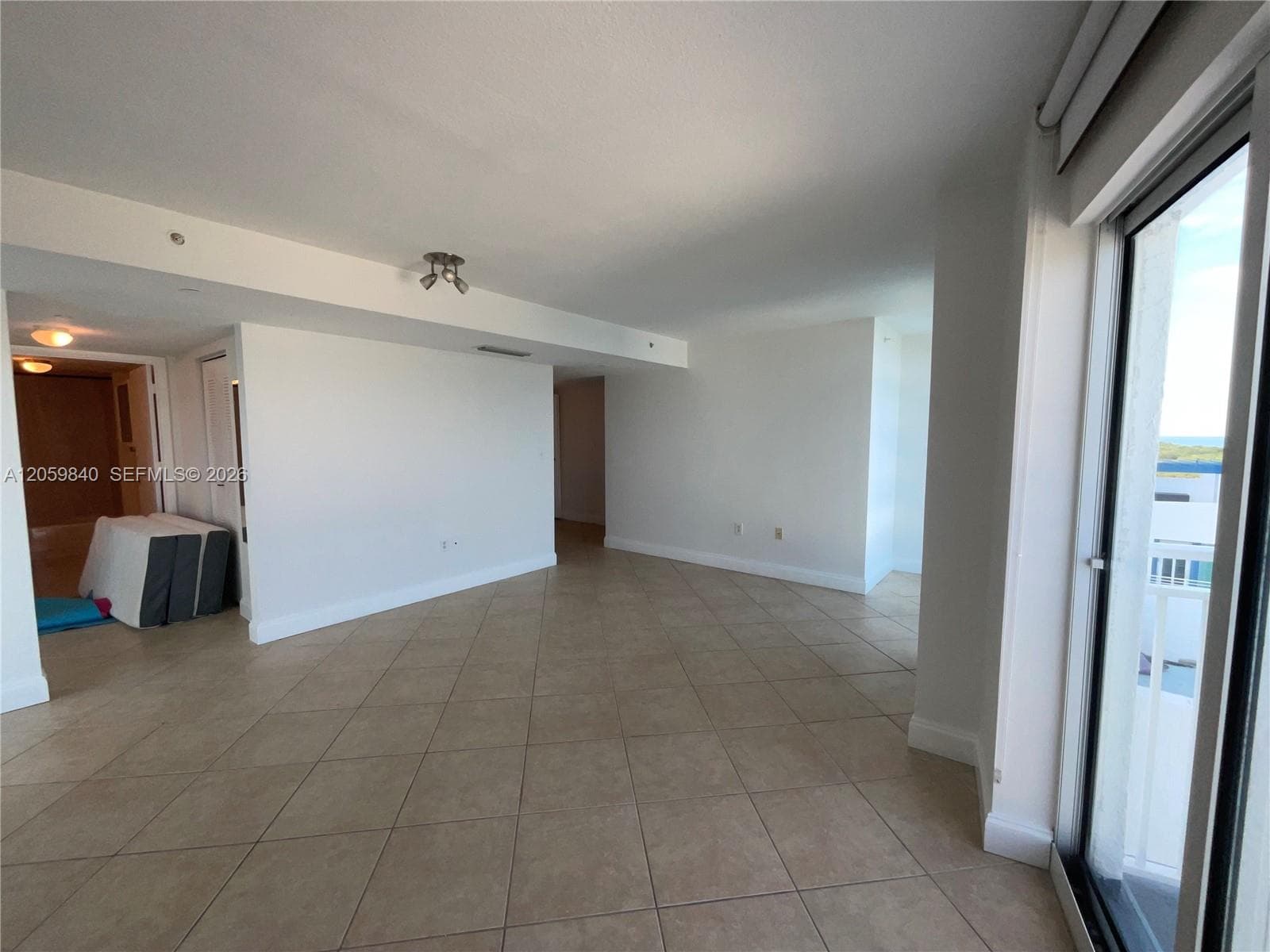7600 Collins Ave 1008 photo 17