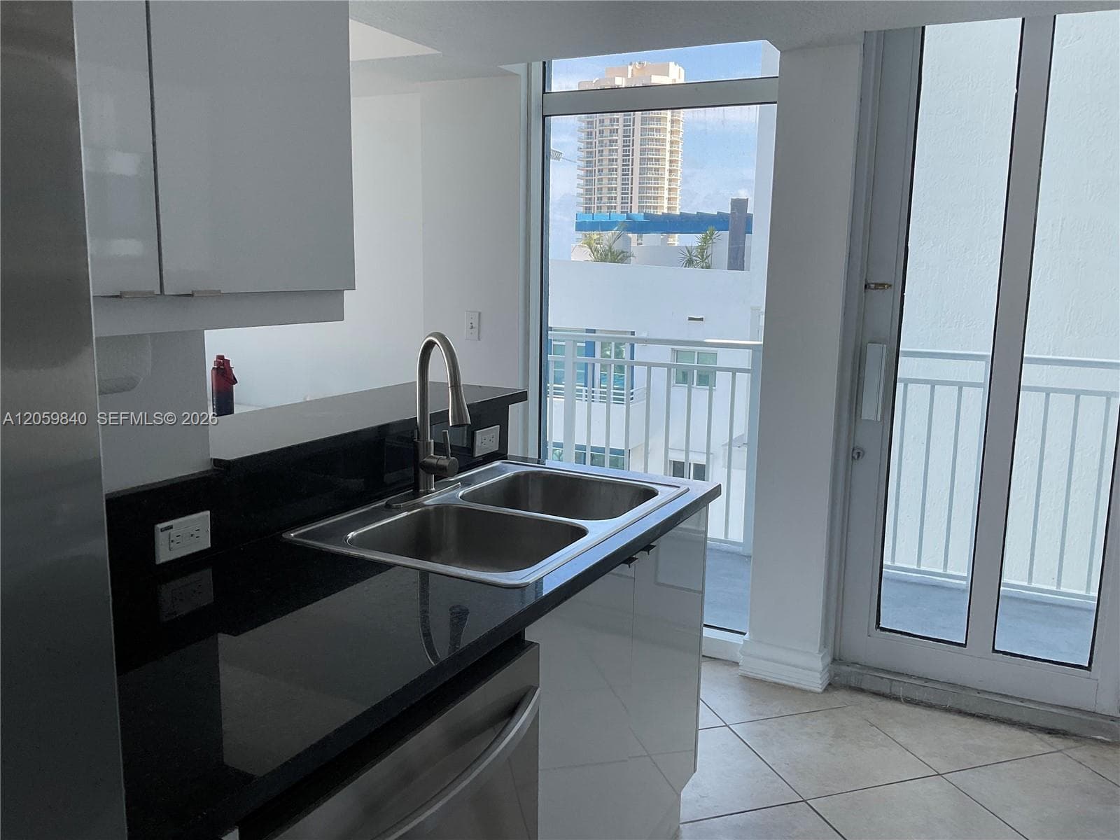 7600 Collins Ave 1008 photo 5